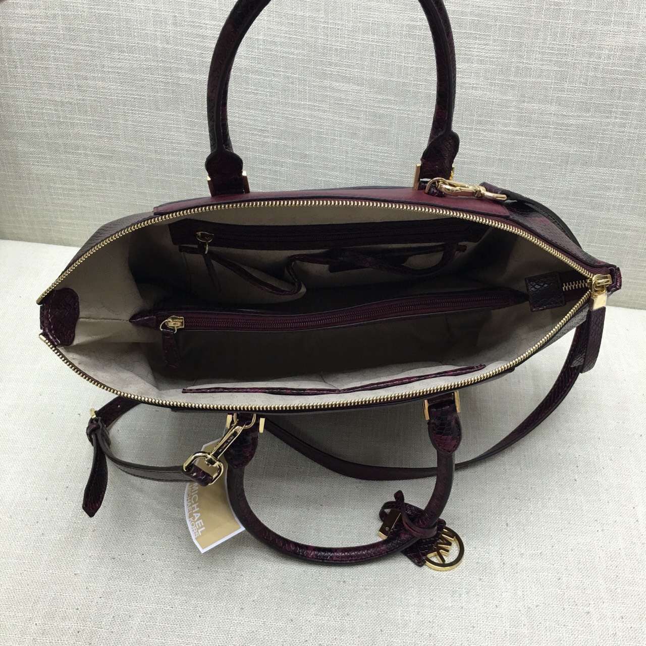 Michael Kors MK莱利拼接饺子包大号 酒红【价